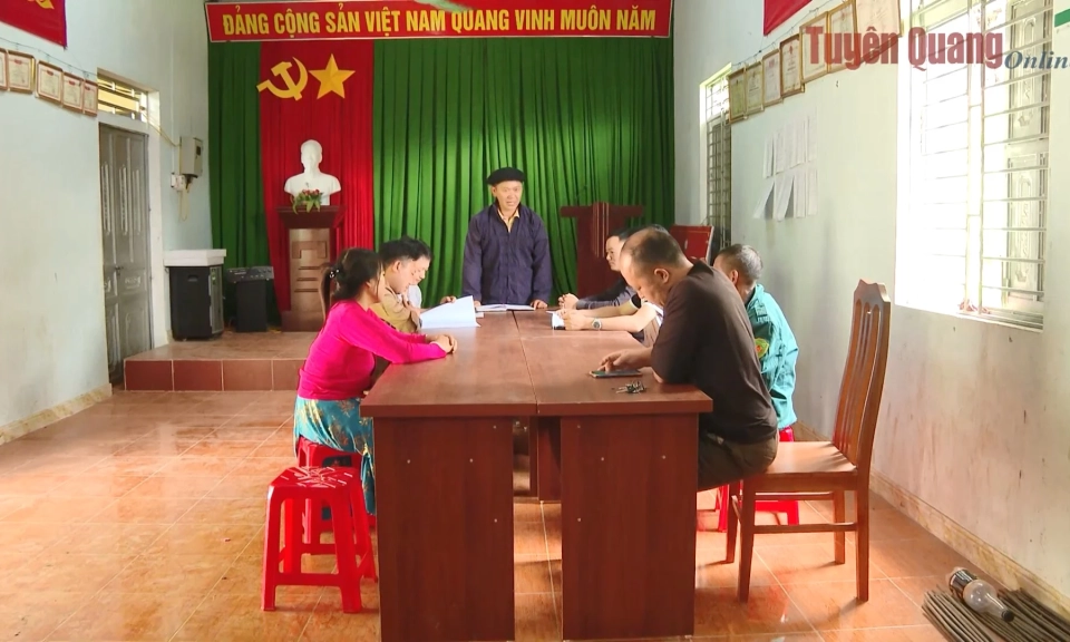 Đồng Văn ổn định tư tưởng c&aacute;n bộ th&ocirc;n sau s&aacute;p nhập