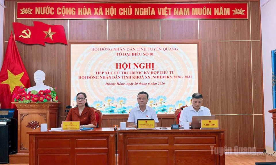 Tổ đại biểu số 01 HĐND tỉnh Tuy&ecirc;n Quang tiếp x&uacute;c cử tri tại x&atilde; Đường Hồng