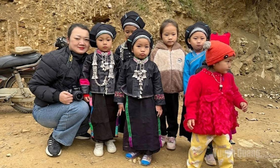 Hậu trường nghề b&aacute;o