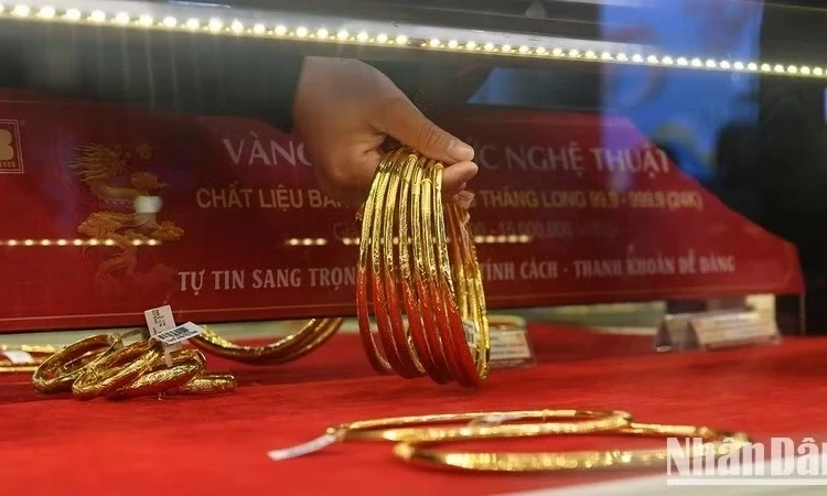 Gi&aacute; v&agrave;ng ng&agrave;y 20/6: V&agrave;ng trong nước bật tăng nửa triệu đồng mỗi lượng