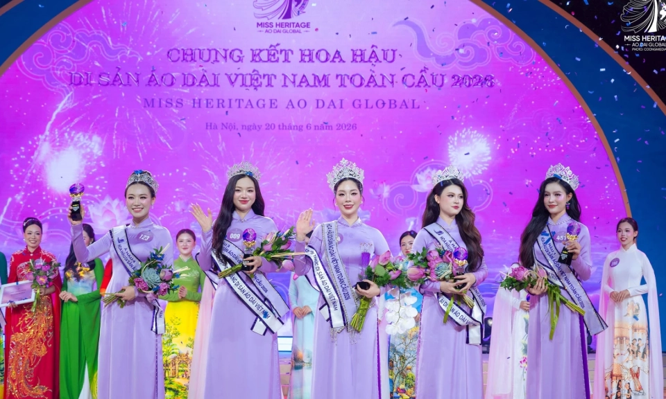 &Aacute;o d&agrave;i v&agrave; sen: Khi cuộc thi sắc đẹp kể chuyện di sản