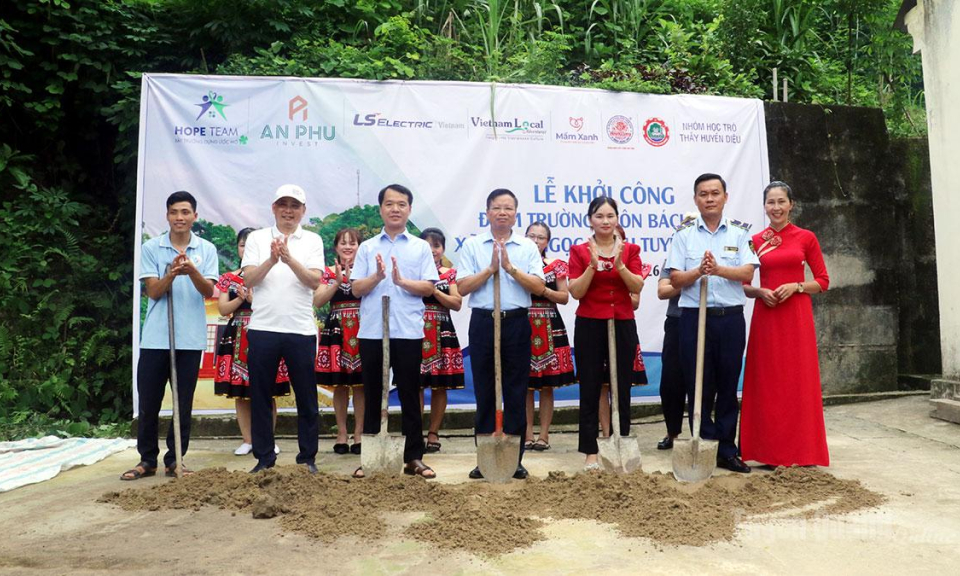 Lễ khởi c&ocirc;ng điểm trường th&ocirc;n B&aacute;ch Sơn, x&atilde; Minh Ngọc