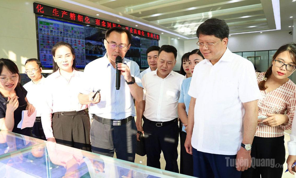 Đo&agrave;n c&ocirc;ng t&aacute;c của Ủy ban MTTQ Việt Nam tỉnh thăm, l&agrave;m việc tại th&agrave;nh phố B&aacute;ch Sắc, tỉnh Quảng T&acirc;y (Trung Quốc)