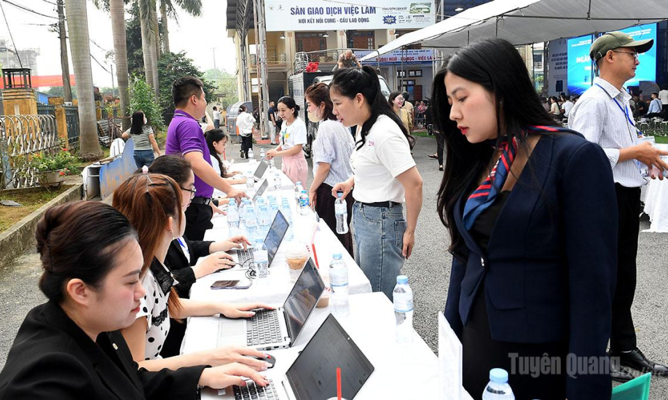 Quan t&acirc;m giải quyết việc l&agrave;m