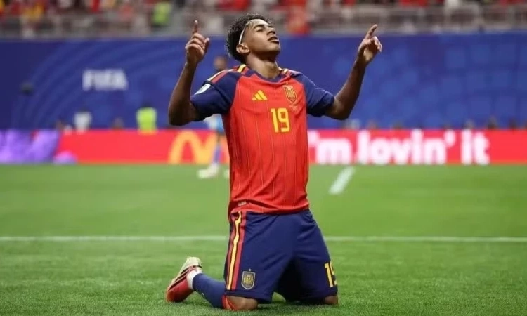 B&ecirc;n lề World Cup 2026