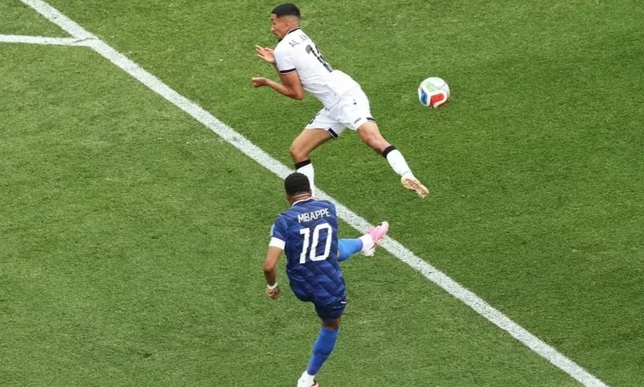 Mbappe lập c&uacute; đ&uacute;p, tuyển Ph&aacute;p gi&agrave;nh v&eacute; v&agrave;o v&ograve;ng knock-out