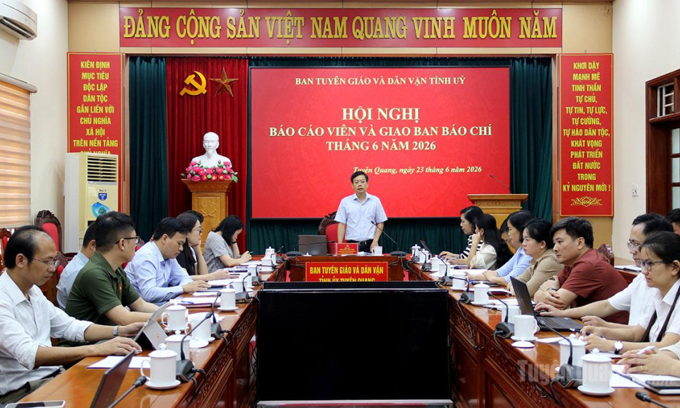 Hội nghị b&aacute;o c&aacute;o vi&ecirc;n v&agrave; giao ban b&aacute;o ch&iacute; th&aacute;ng 6