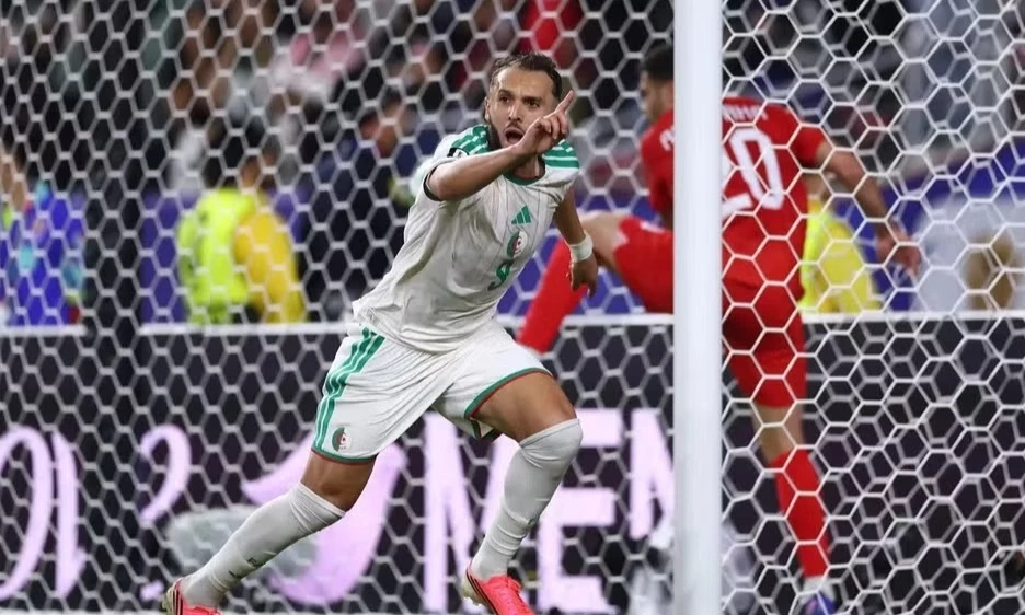 Algeria ngược d&ograve;ng đ&aacute;nh bại Jordan để nu&ocirc;i hy vọng đi tiếp