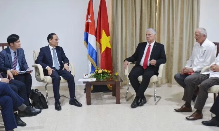 Đặc ph&aacute;i vi&ecirc;n của Tổng B&iacute; thư, Chủ tịch nước T&ocirc; L&acirc;m thăm v&agrave; l&agrave;m việc tại Cuba