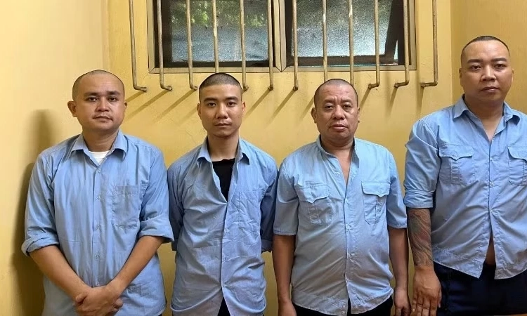 C&ocirc;ng an H&agrave; Nội triệt ph&aacute; ổ nh&oacute;m đ&aacute;nh bạc dưới h&igrave;nh thức c&aacute; độ b&oacute;ng đ&aacute;