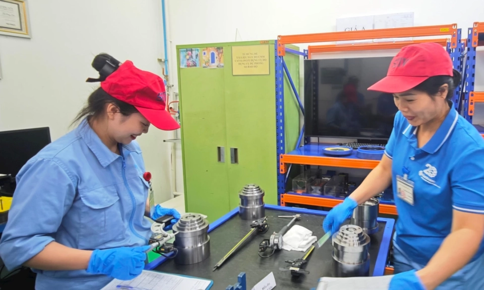 B&agrave;n điều chỉnh lương tối thiểu: Người lao động chờ tin vui về thu nhập