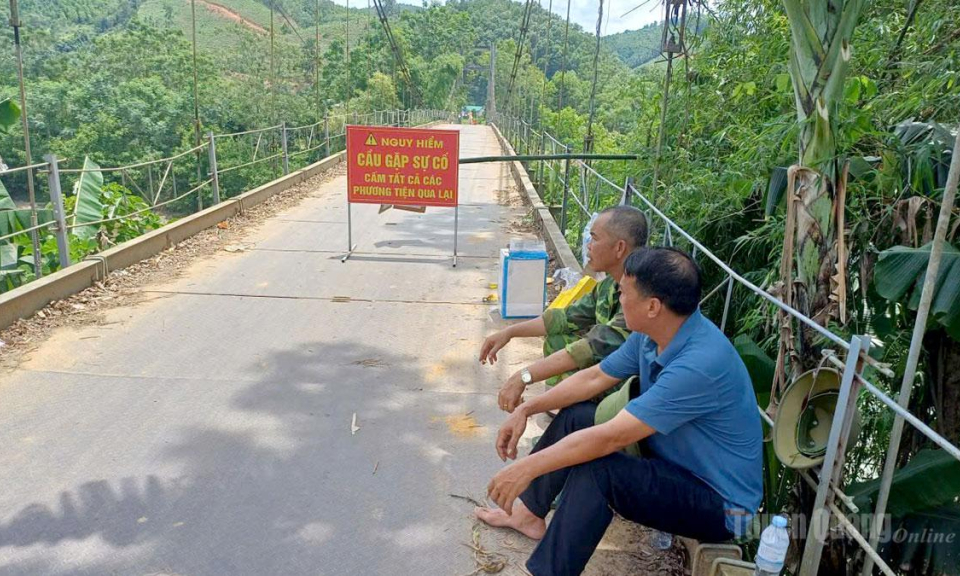 Cấm lưu th&ocirc;ng cầu treo Vĩnh Hảo