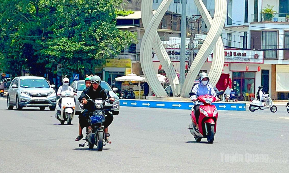 Tuy&ecirc;n Quang tiếp tục nắng n&oacute;ng gay gắt trong những ng&agrave;y tới, c&oacute; nơi tr&ecirc;n 38 độ C