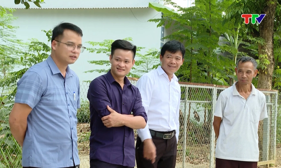 Khi c&aacute;n bộ th&ocirc;n l&agrave; &ldquo;đầu t&agrave;u&rdquo; n&ocirc;ng th&ocirc;n mới