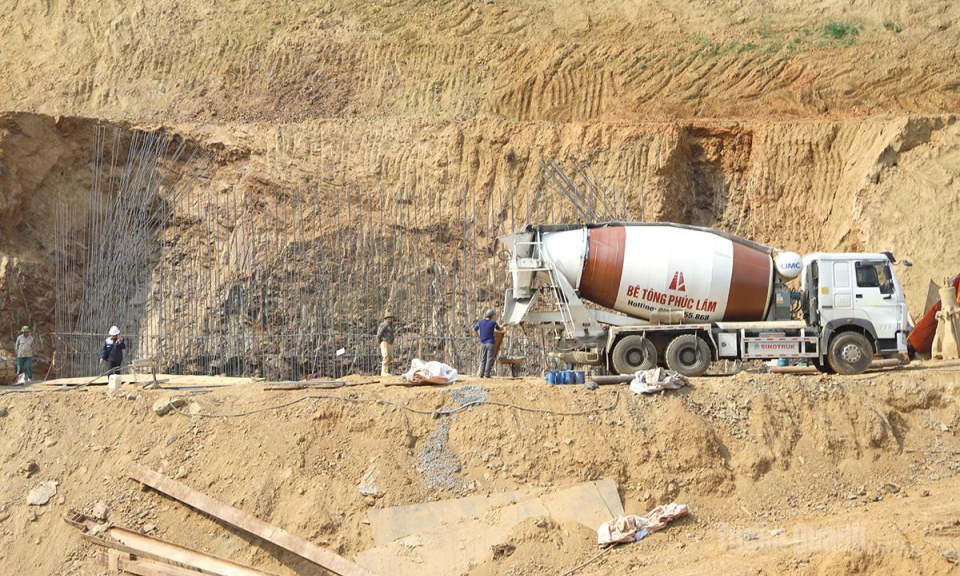 Đẩy nhanh tiến độ c&aacute;c c&ocirc;ng tr&igrave;nh ph&ograve;ng, chống thi&ecirc;n tai
