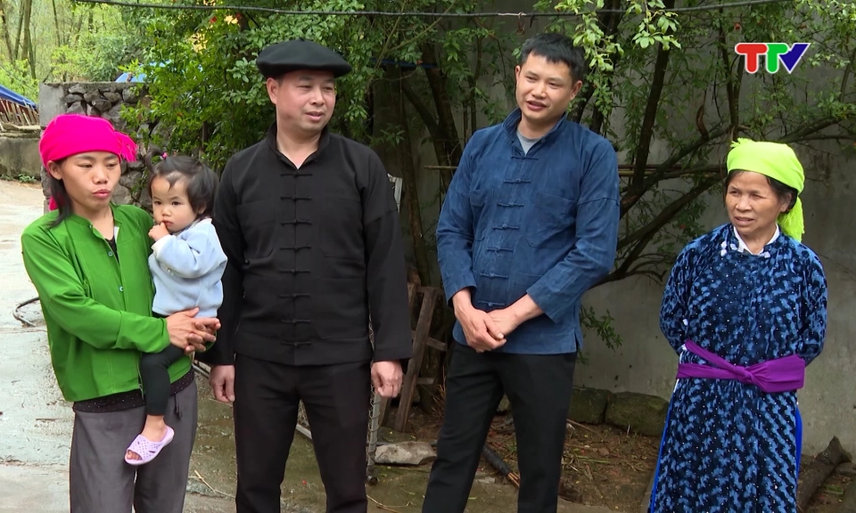 Ph&aacute;t huy vai tr&ograve; n&ecirc;u gương của đảng vi&ecirc;n