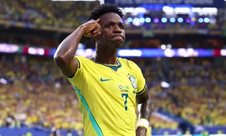 Vinicius tỏa s&aacute;ng, Brazil tiến v&agrave;o v&ograve;ng knock-out với ng&ocirc;i nhất bảng