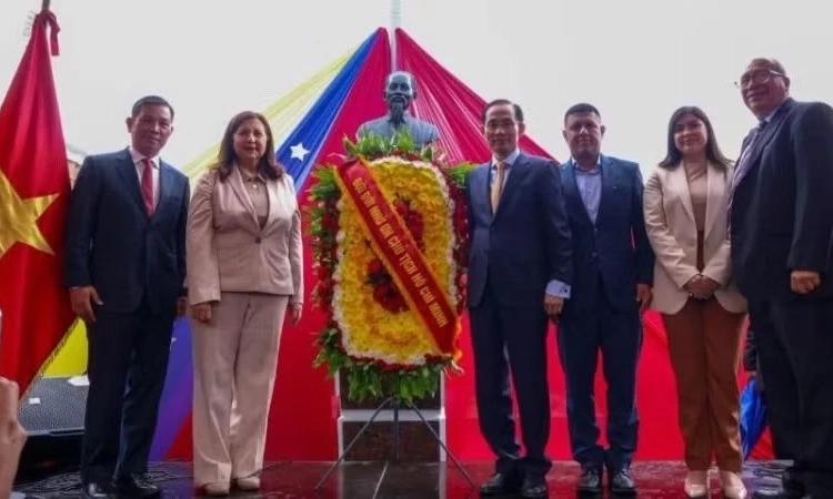 Chủ tịch Hồ Ch&iacute; Minh lu&ocirc;n hiện hữu trong l&ograve;ng mỗi người d&acirc;n Venezuela