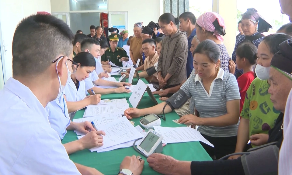Kh&aacute;m sức khỏe miễn ph&iacute; &ndash; Ch&iacute;nh s&aacute;ch nh&acirc;n văn v&igrave; sức khỏe Nh&acirc;n d&acirc;n