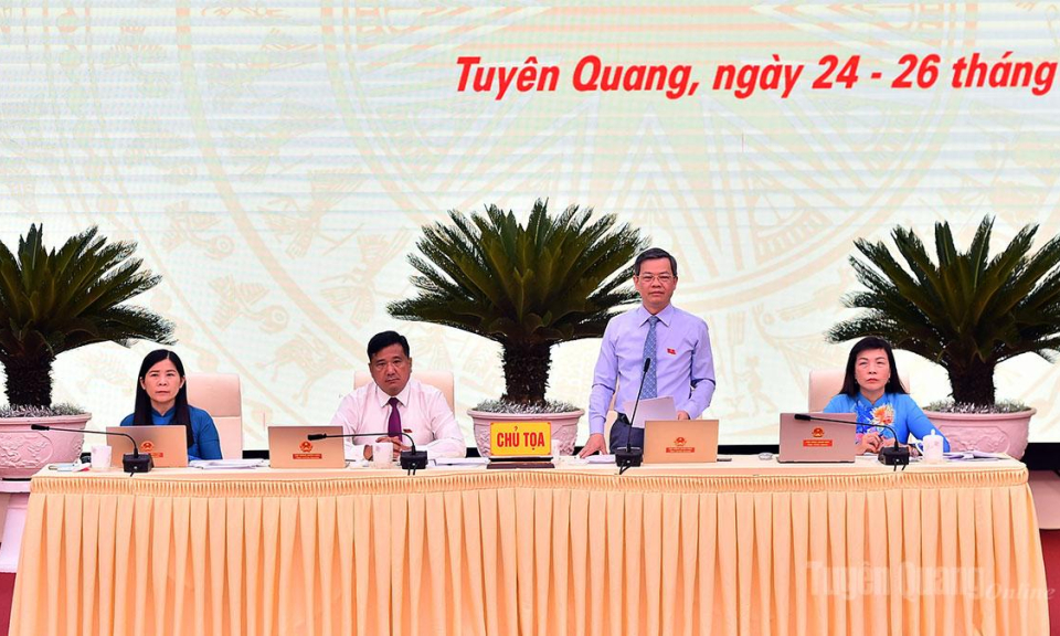 Quyết liệt th&aacute;o gỡ kh&oacute; khăn để th&uacute;c đẩy tăng trưởng