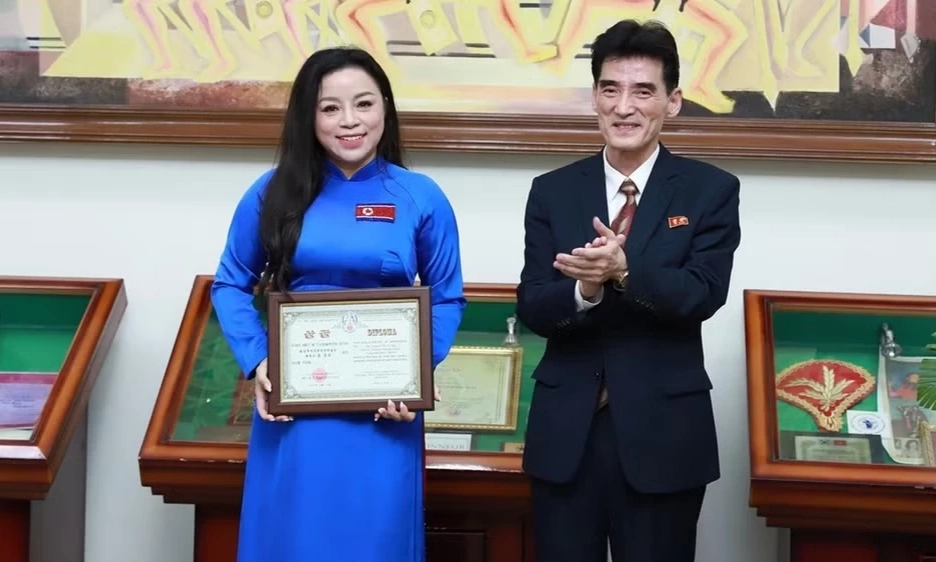 Nghệ sĩ Ưu t&uacute; Tố Nga xuất sắc gi&agrave;nh C&uacute;p V&agrave;ng Li&ecirc;n hoan Nghệ thuật quốc tế