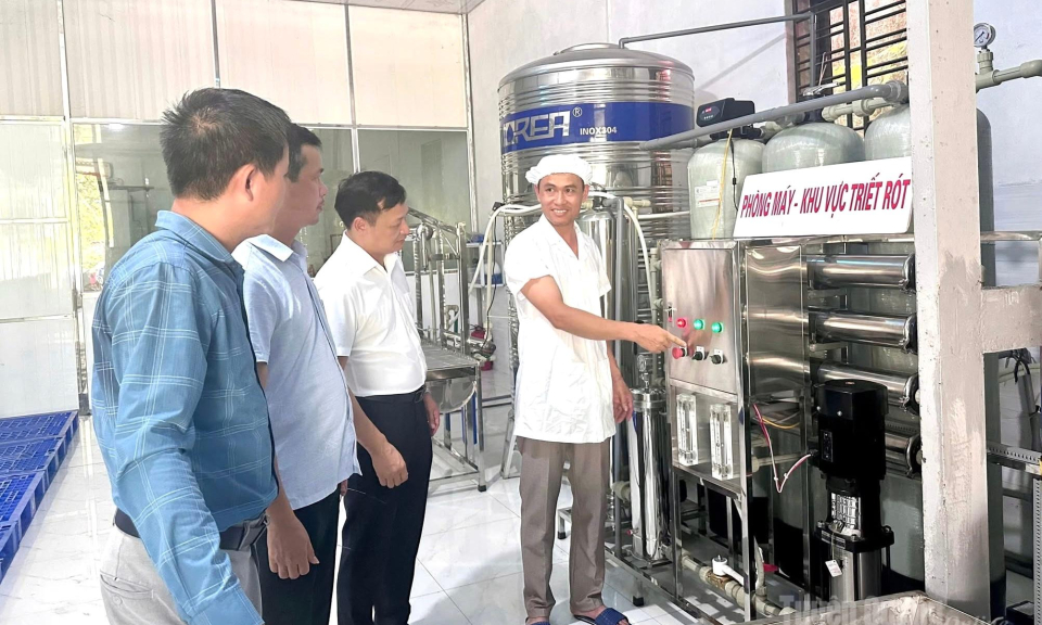 Tăng cường kiểm so&aacute;t chất lượng nước uống đ&oacute;ng chai, nước đ&aacute; d&ugrave;ng liền