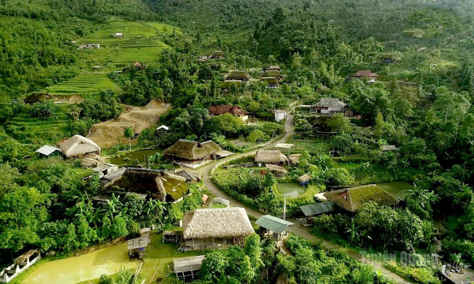 Ấn tượng &ldquo;l&agrave;ng nh&agrave; r&ecirc;u&rdquo;