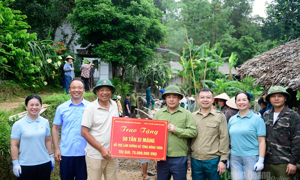 Đảng ủy c&aacute;c cơ quan Đảng tỉnh tổ chức hoạt động 3 c&ugrave;ng tại x&atilde; Y&ecirc;n Lập