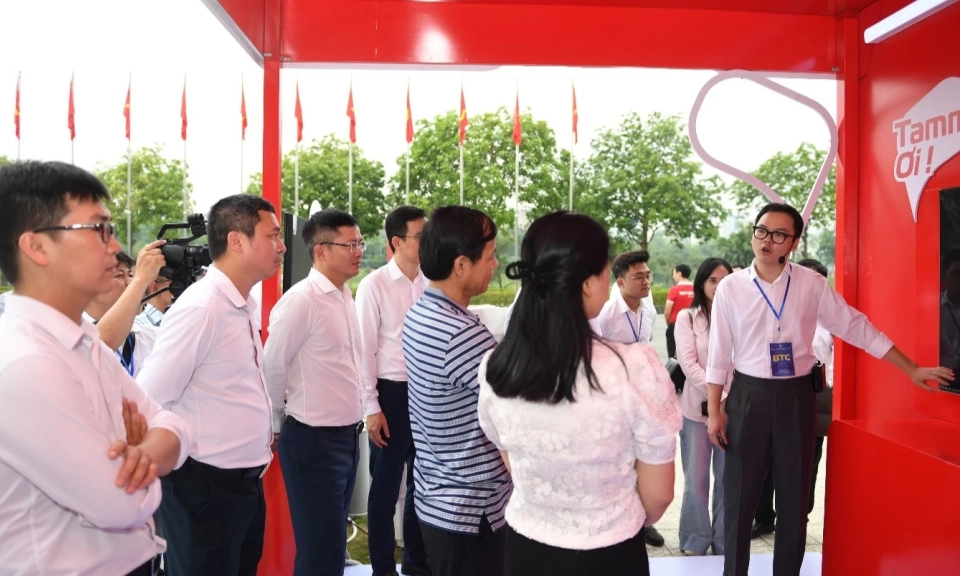 Viettel giới thiệu m&ocirc; h&igrave;nh chuyển đổi số địa phương to&agrave;n diện đầu ti&ecirc;n được triển khai tại H&agrave; Nội