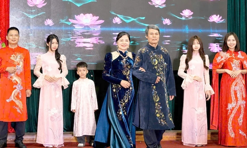 Ph&oacute; Cục trưởng Cục Văn h&oacute;a cơ sở, Gia đ&igrave;nh v&agrave; Thư viện (Bộ Văn h&oacute;a, Thể thao v&agrave; Du lịch) Khuất Văn Qu&yacute;: X&acirc;y dựng hệ gi&aacute; trị gia đ&igrave;nh Việt Nam trong thời kỳ mới
