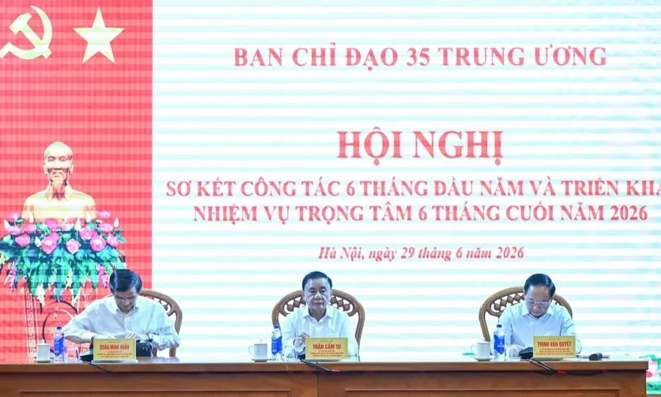 N&acirc;ng cao năng lực dự b&aacute;o, chủ động đấu tranh phản b&aacute;c c&aacute;c quan điểm sai tr&aacute;i, th&ugrave; địch