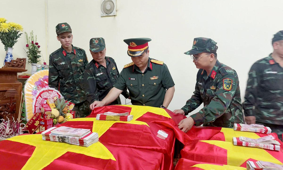 T&igrave;m thấy 2 h&agrave;i cốt liệt sĩ v&agrave; 1 ng&ocirc;i mộ tập thể tr&ecirc;n tuyến bi&ecirc;n giới