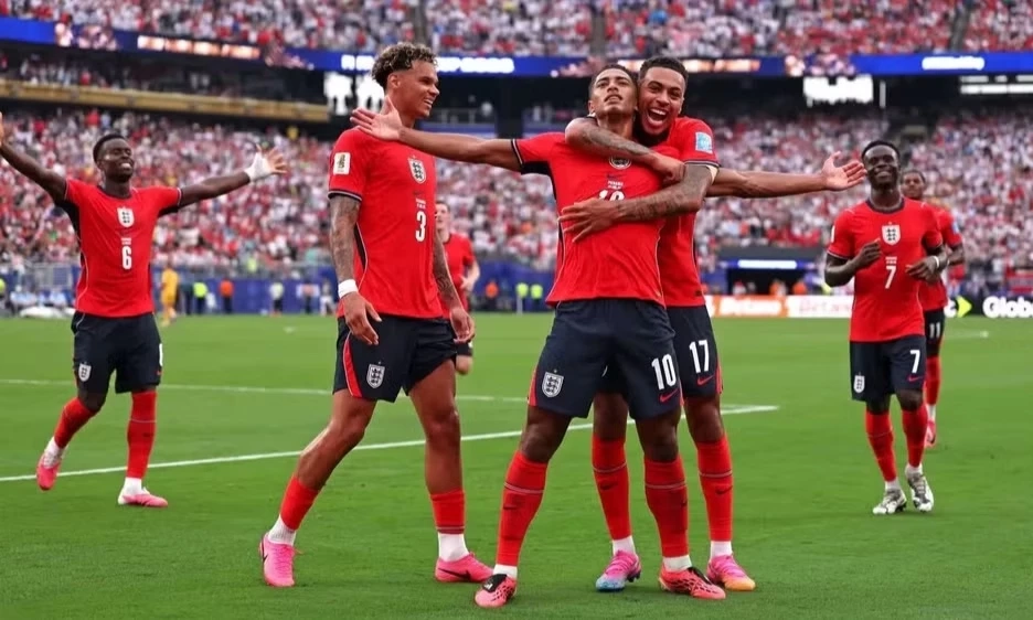 Anh v&agrave; Croatia tiến v&agrave;o v&ograve;ng knock-out