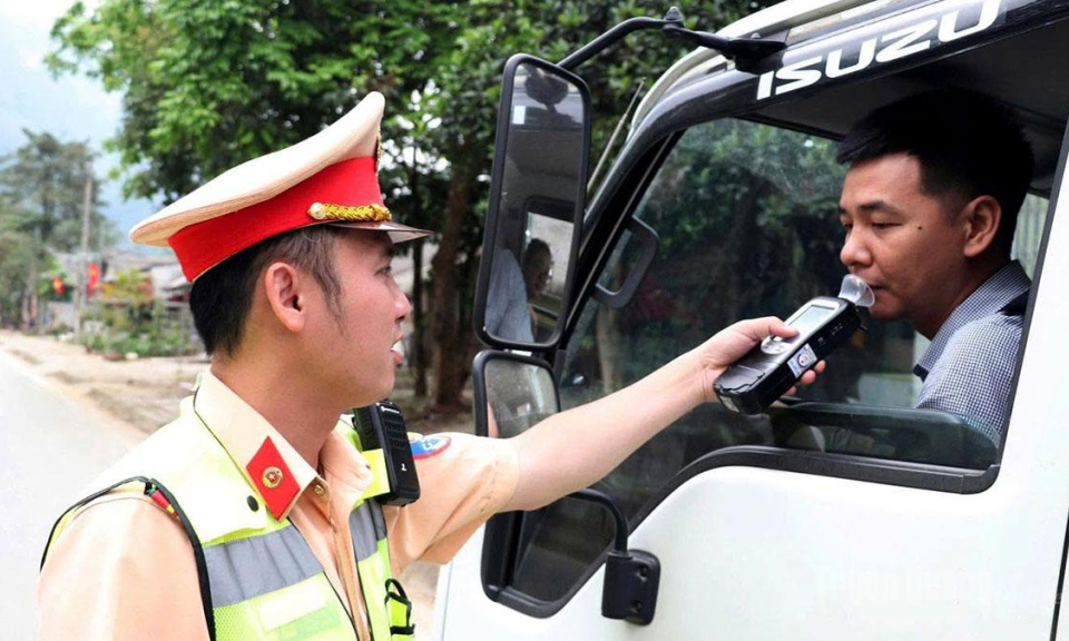 Nỗ lực kiềm chế tai nạn giao th&ocirc;ng