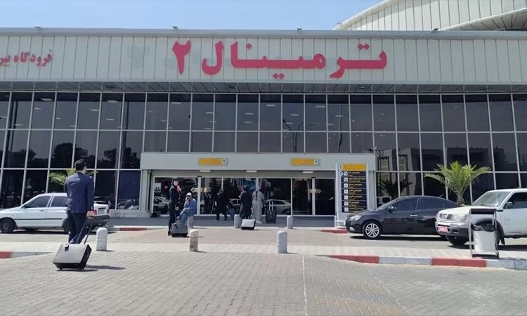 Iran nối lại đường bay tới UAE