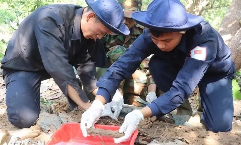 Tập trung cao nhất cho nhiệm vụ t&igrave;m kiếm v&agrave; x&aacute;c định danh t&iacute;nh h&agrave;i cốt liệt sỹ