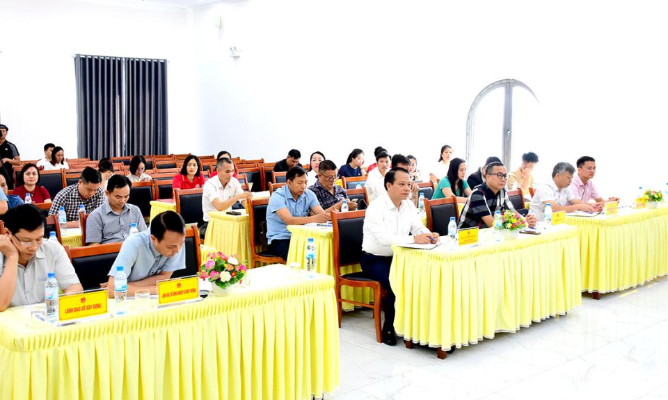 T&igrave;m giải ph&aacute;p th&uacute;c đẩy sản xuất kinh doanh