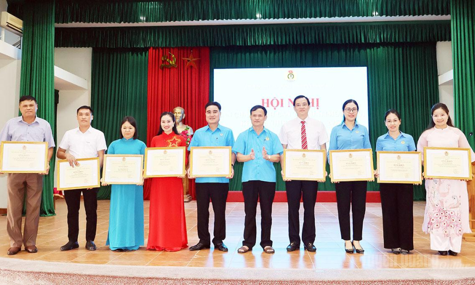 Hội nghị Ban Chấp h&agrave;nh Li&ecirc;n đo&agrave;n Lao động tỉnh lần thứ hai (mở rộng)