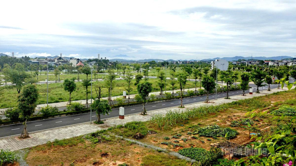 Đối với đất ở tại đô thị, đất khác trong cùng thửa đất ở thuộc khu vực đô thị và đất ở tại các khu vực quy hoạch đô thị đã được cấp thẩm quyền phê duyệt thì các thửa đất sau khi tách thửa phải bảo đảm diện tích tối thiểu 36 m2.