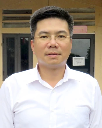 Đồng chí Nông Văn Hùng, Trưởng phòng Kinh tế xã Bằng Lang
