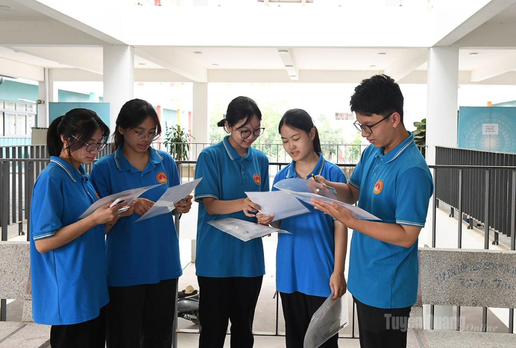 Các thí sinh Trường THPT Chuyên Tuyên Quang tham dự Kỳ thi tốt nghiệp THPT năm 2026.