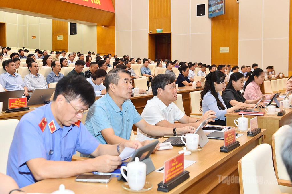 Các đại biểu dự hội nghị.