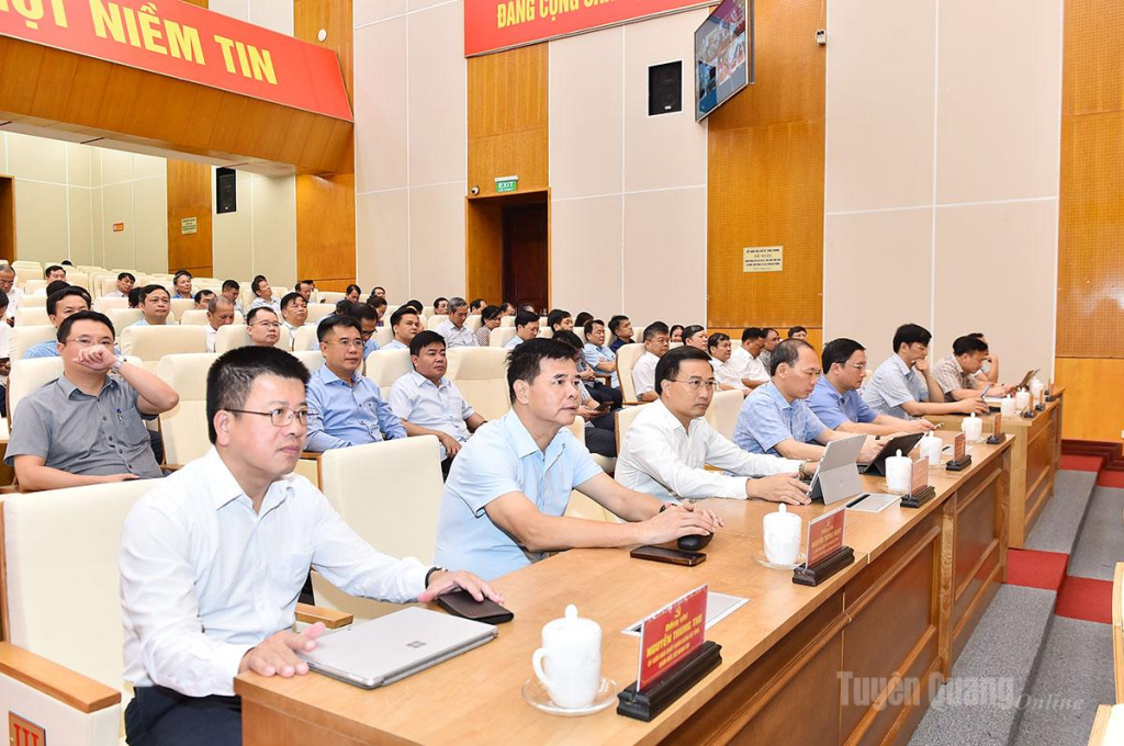 Các đại biểu dự hội nghị.