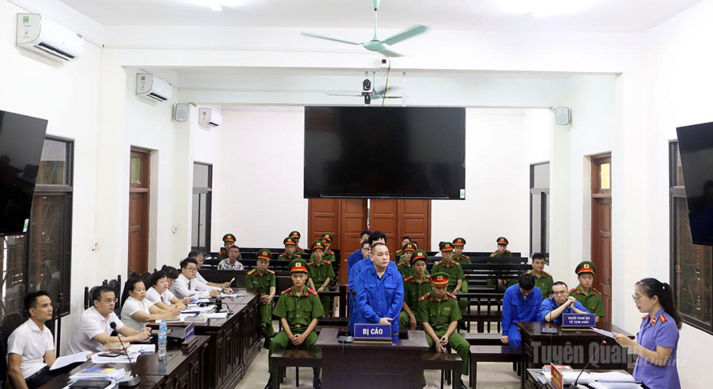 Các bị cáo tại phiên tòa.