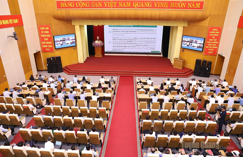 Quang cảnh tại điểm cầu tỉnh.