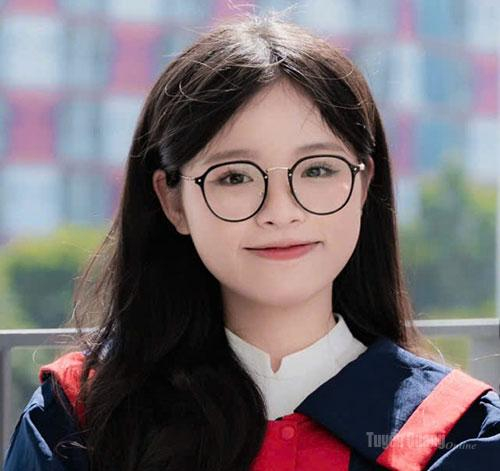 Em Phạm Thùy Dương,  thủ khoa Kỳ thi tốt nghiệp THPT  năm 2026 tỉnh Tuyên Quang.