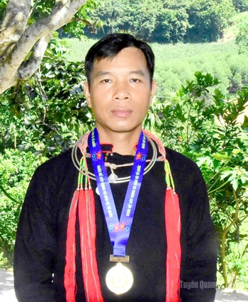Anh Triệu Tống Giang.