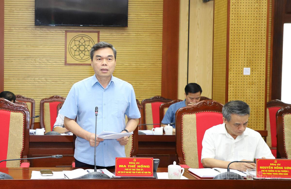 Phó Bí thư Tỉnh ủy, Chủ tịch Ủy ban MTTQ tỉnh Ma Thế Hồng phát biểu tại hộ nghị.