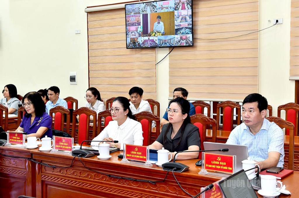 Các đại biểu dự hội nghị.