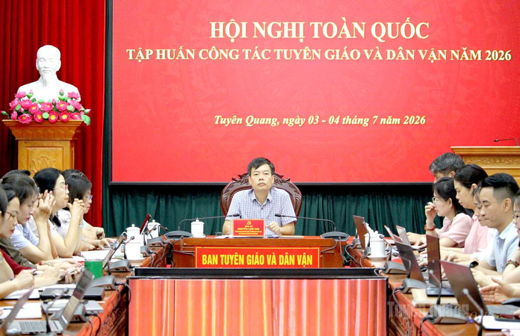 Các đại biểu dự hội nghị tại điểm cầu Ban Tuyên giáo và Dân vận Tỉnh ủy Tuyên Quang.
